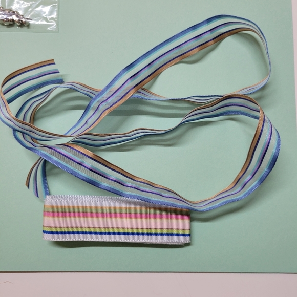 Stampin' Up! Little Hellos wood mount stamp set, Set of 6. - Picture 6 of 7